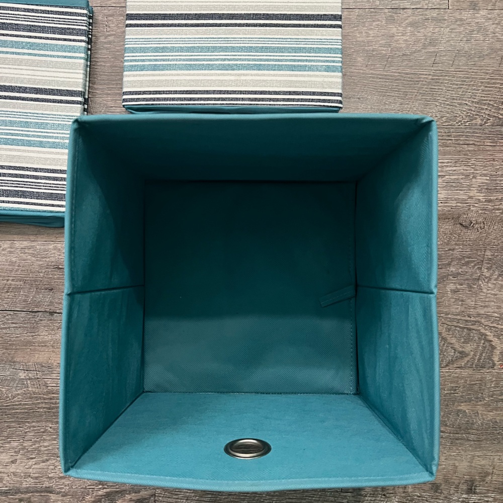 Storage bins - Picture 5 of 5